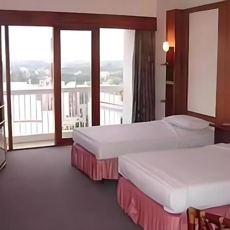 Pailyn Phitsanulok Hotel Bagian luar foto