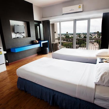Pailyn Phitsanulok Hotel Bagian luar foto