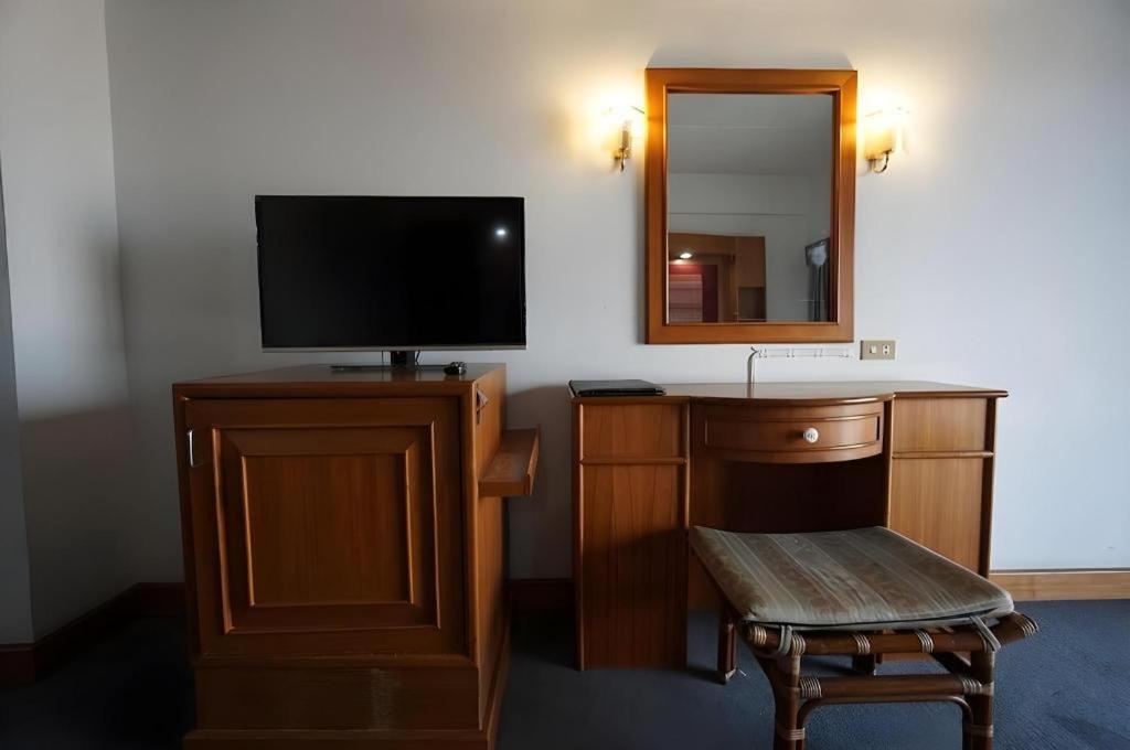 Pailyn Phitsanulok Hotel Bagian luar foto