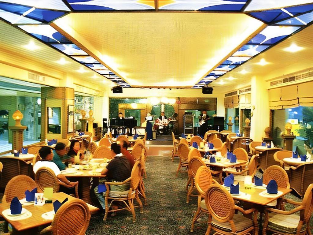 Pailyn Phitsanulok Hotel Bagian luar foto