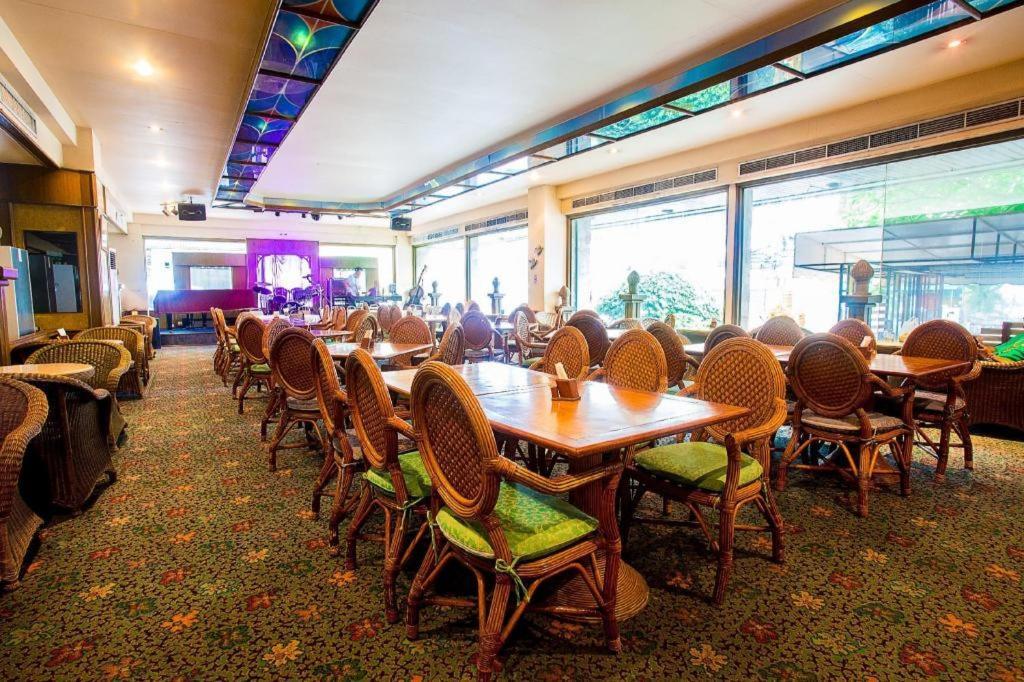 Pailyn Phitsanulok Hotel Bagian luar foto