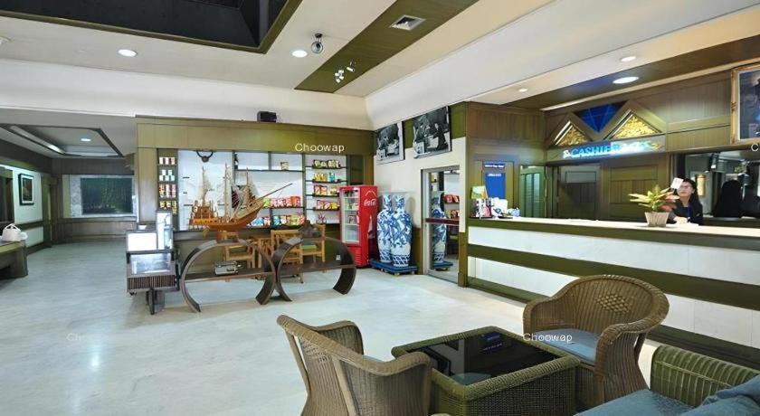 Pailyn Phitsanulok Hotel Bagian luar foto