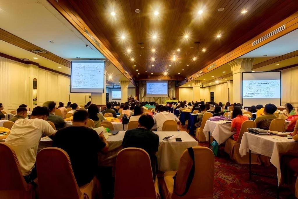 Pailyn Phitsanulok Hotel Bagian luar foto