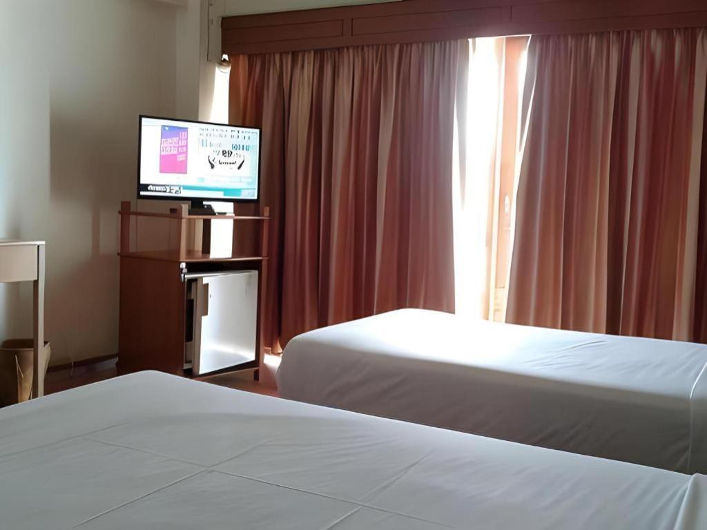 Pailyn Phitsanulok Hotel Bagian luar foto