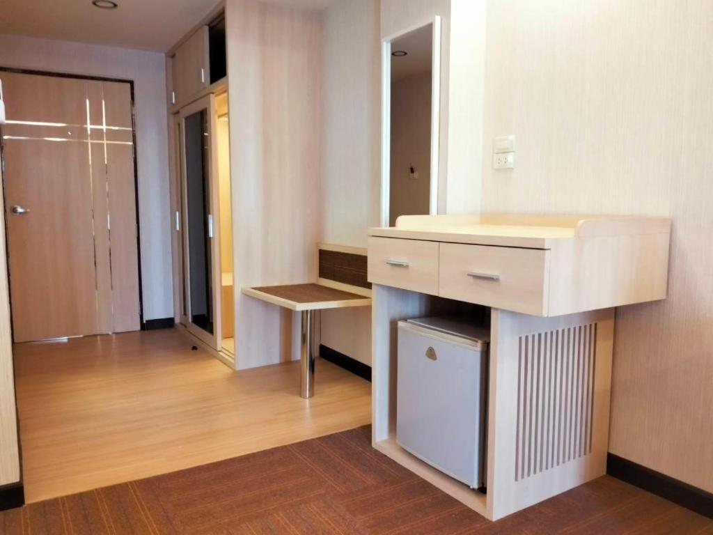 Pailyn Phitsanulok Hotel Bagian luar foto