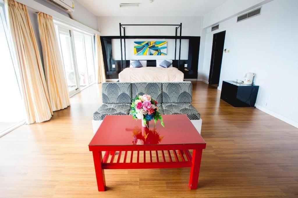 Pailyn Phitsanulok Hotel Bagian luar foto