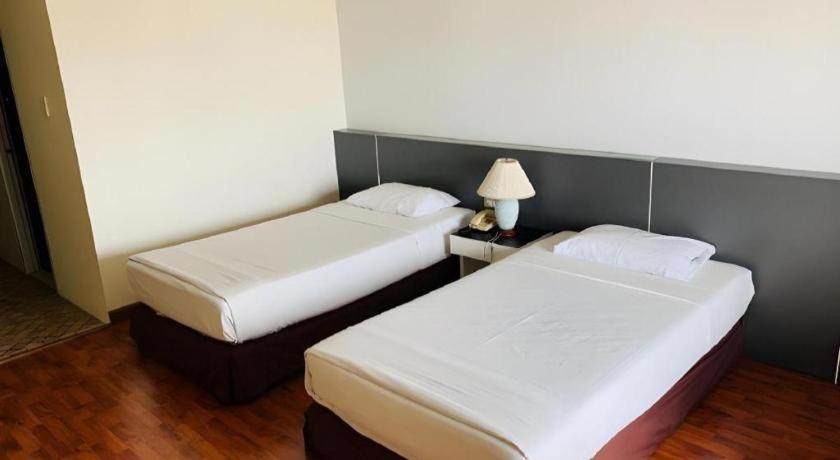 Pailyn Phitsanulok Hotel Bagian luar foto