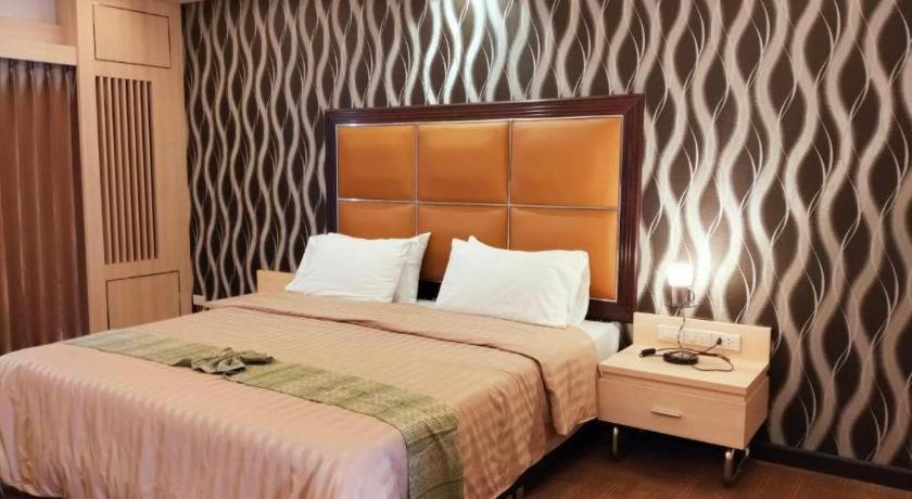 Pailyn Phitsanulok Hotel Bagian luar foto