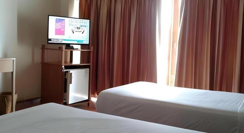 Pailyn Phitsanulok Hotel Bagian luar foto