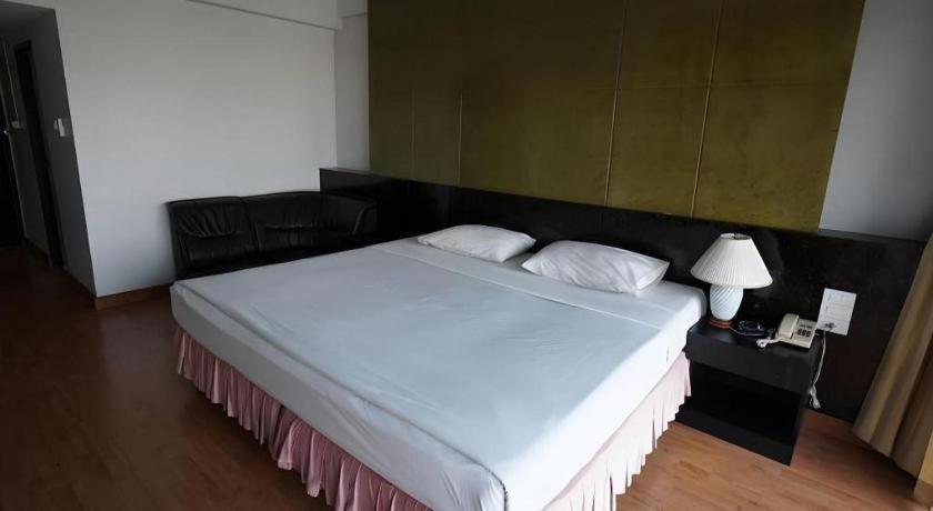 Pailyn Phitsanulok Hotel Bagian luar foto