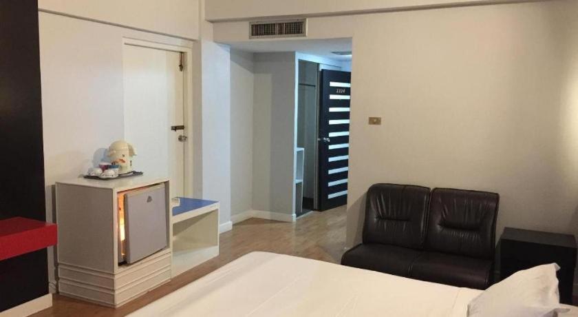 Pailyn Phitsanulok Hotel Bagian luar foto