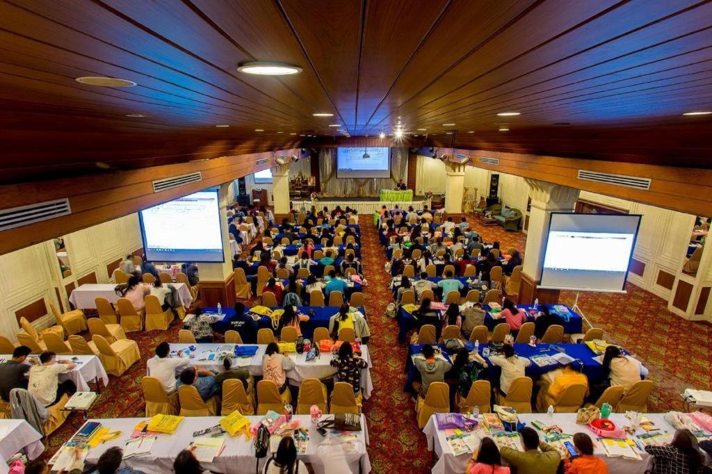 Pailyn Phitsanulok Hotel Bagian luar foto